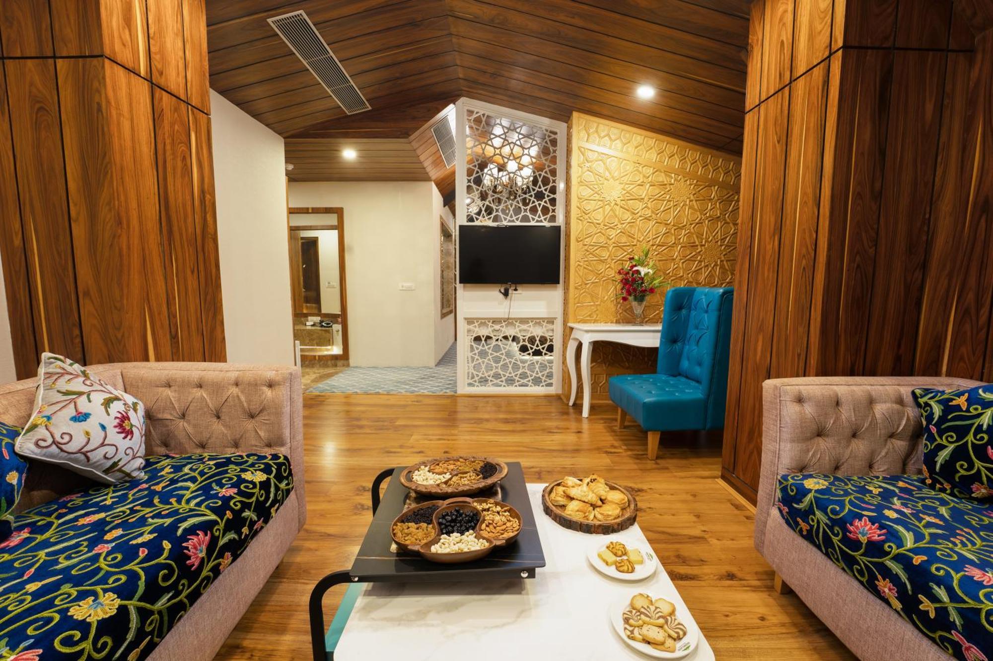 Hotel Snowland, Srinagar Екстериор снимка