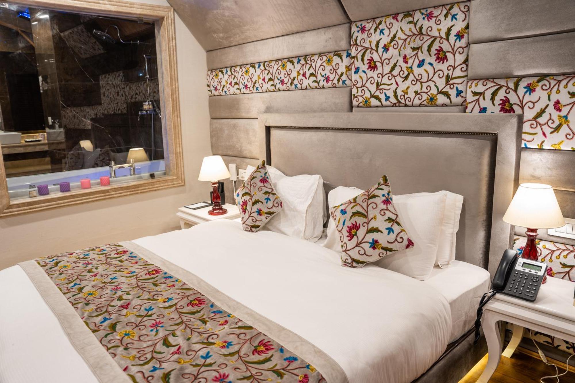 Hotel Snowland, Srinagar Екстериор снимка